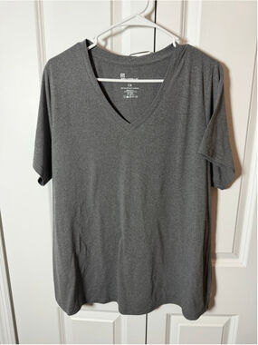 Women's FIT COLLECTIVE Charcoal Heather Short Sleeve V-Neck Tee 1X NWT